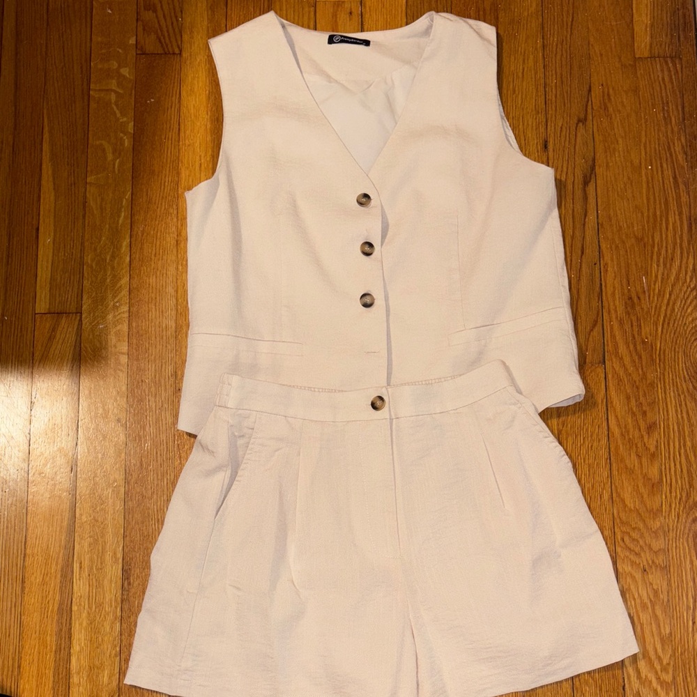 Elegant Cream Sleeveless short set